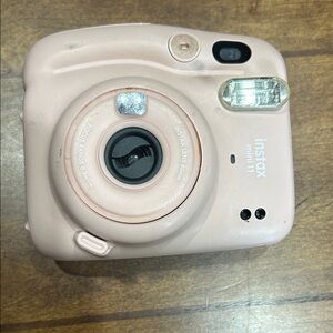 Instax Mini 11 in Soft Pink